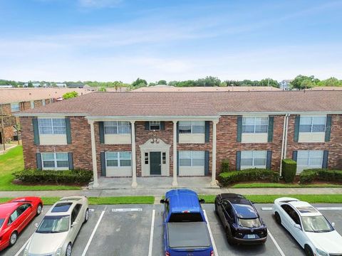 A home in LAKELAND