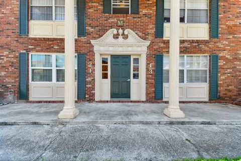 A home in LAKELAND