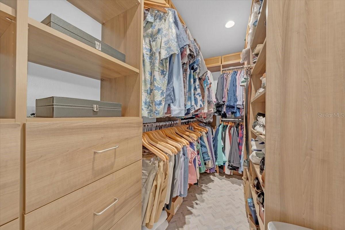 EAGLE MANOR - Residential