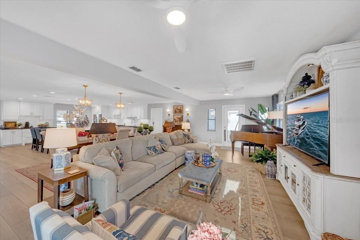 EAGLE MANOR - Residential