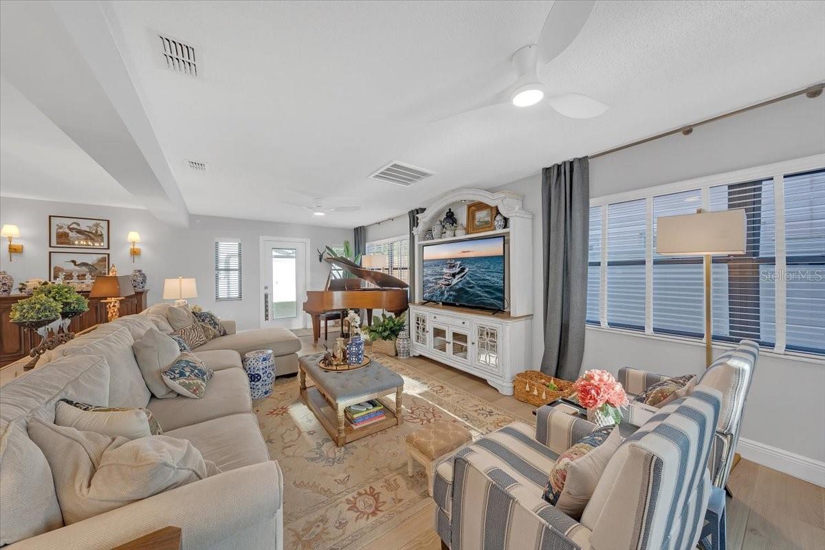 EAGLE MANOR - Residential