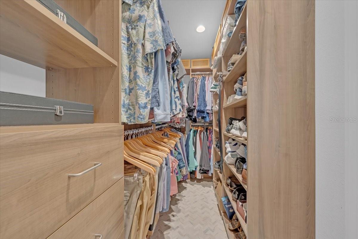 EAGLE MANOR - Residential