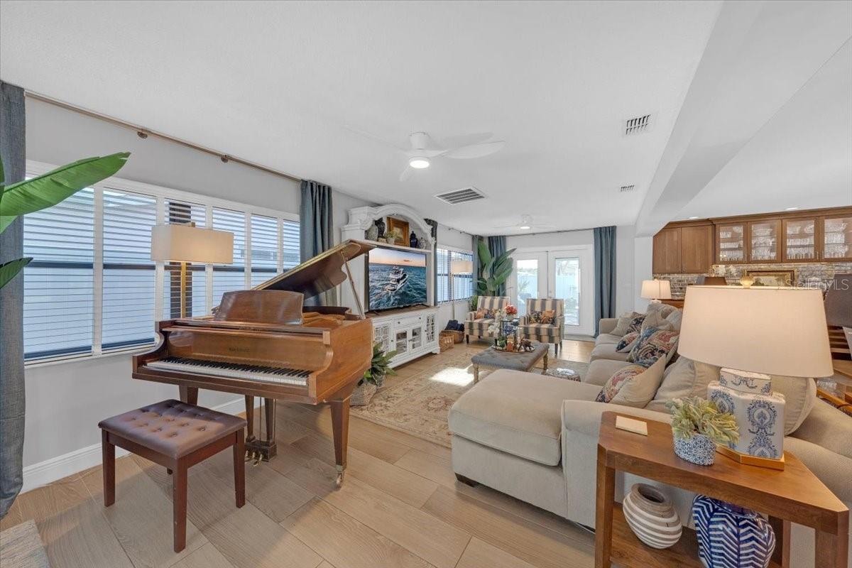 EAGLE MANOR - Residential