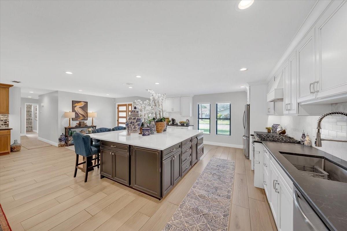 EAGLE MANOR - Residential