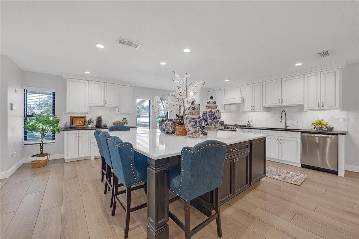 EAGLE MANOR - Residential