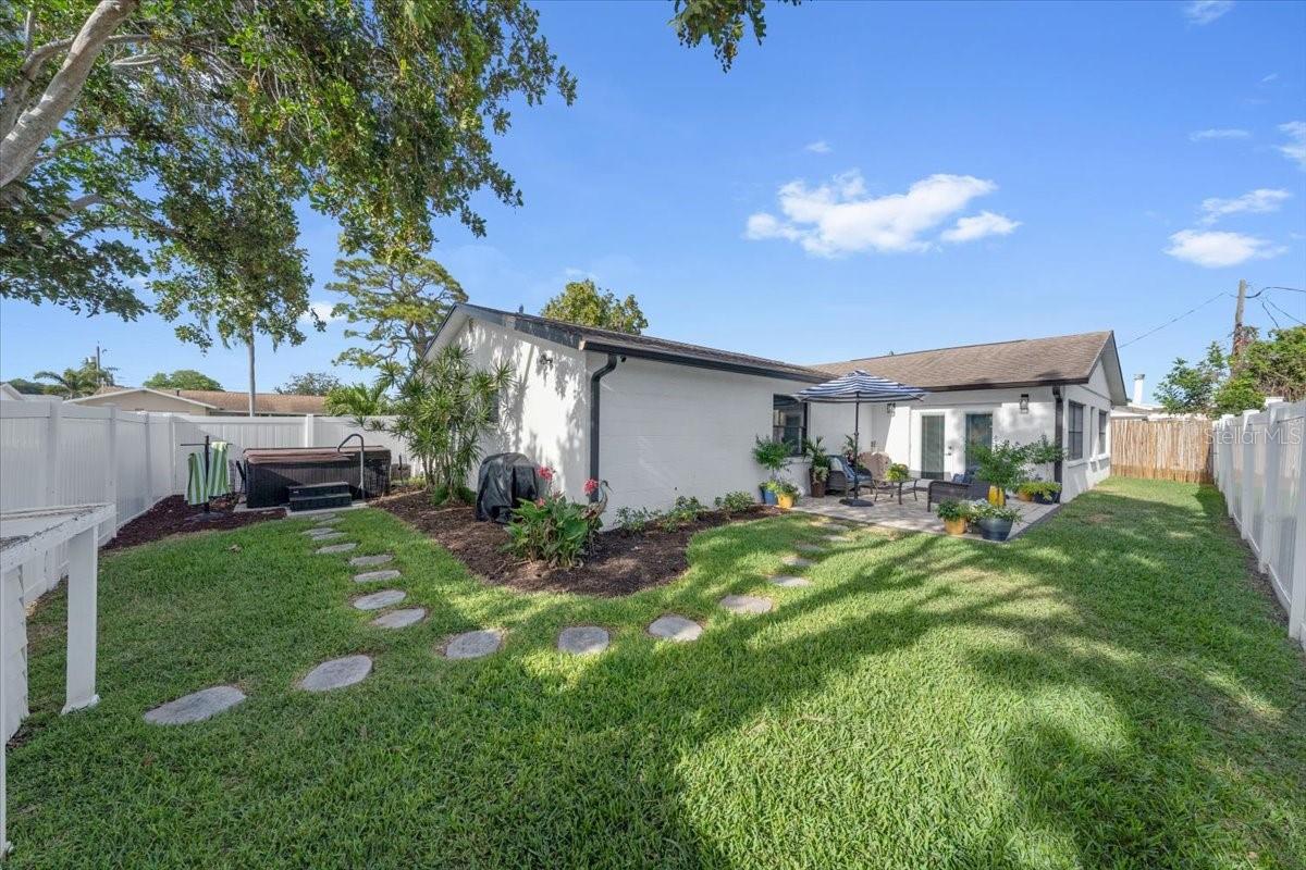 EAGLE MANOR - Residential