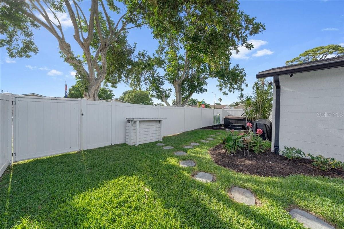 EAGLE MANOR - Residential