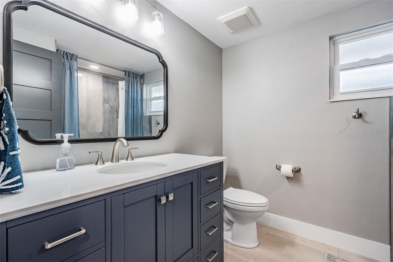 FLOR A MAR - Residential