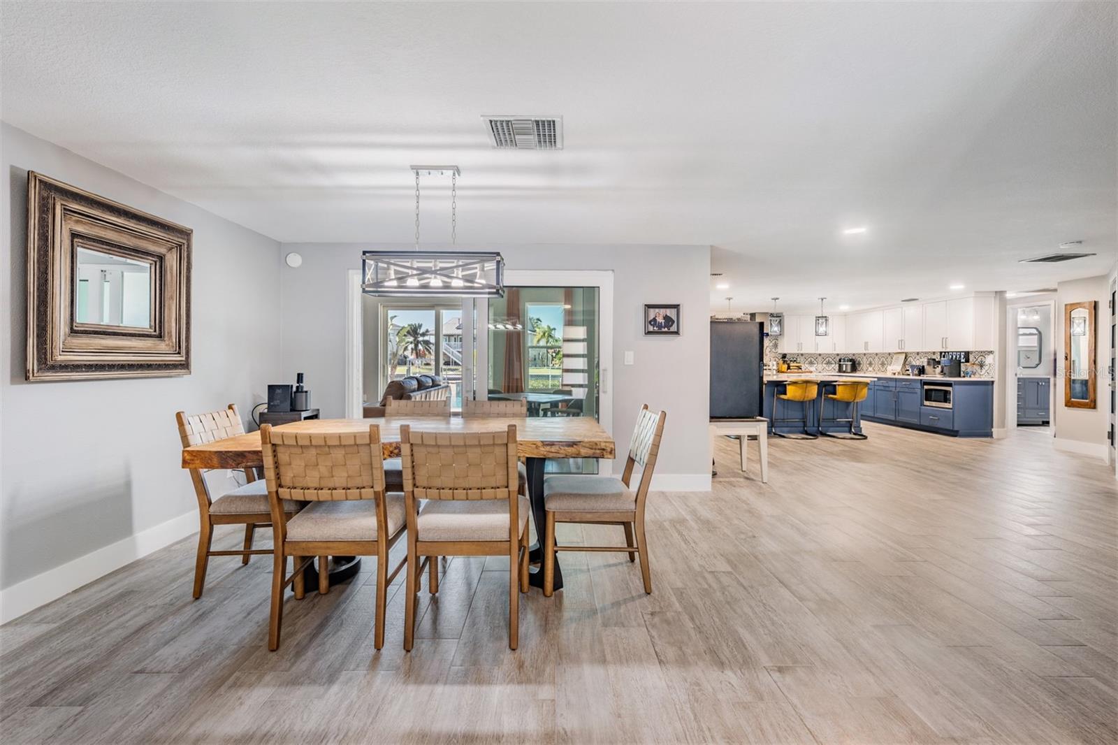 FLOR A MAR - Residential