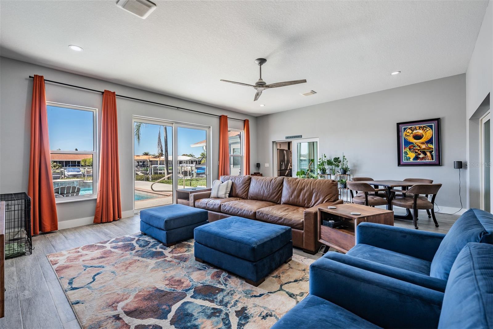 FLOR A MAR - Residential