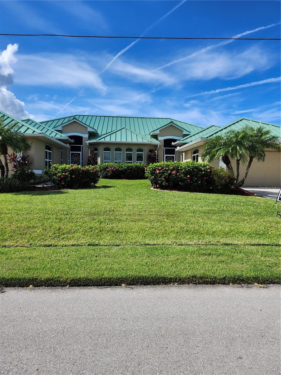 GORGEOUS LARGE VILLA ON THE SAINT ANDREWS GOLF COURSE FOR ANNUAL RENT!
Very clean and ready to rent. 3 bedrooms, (third set up as executive office) 2 full baths and a 2 car garage. The kitchen is a gourmet cooks delight with solid wood cabinets and stone countertops! The hurricane proof windows are accentuated with plantation shutters! There is also a community heated pool for your pleasure. Super nice and at the right price! Handicap accessible. Now vacant.