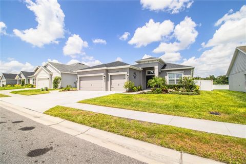 A home in LAKELAND