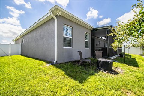 A home in LAKELAND