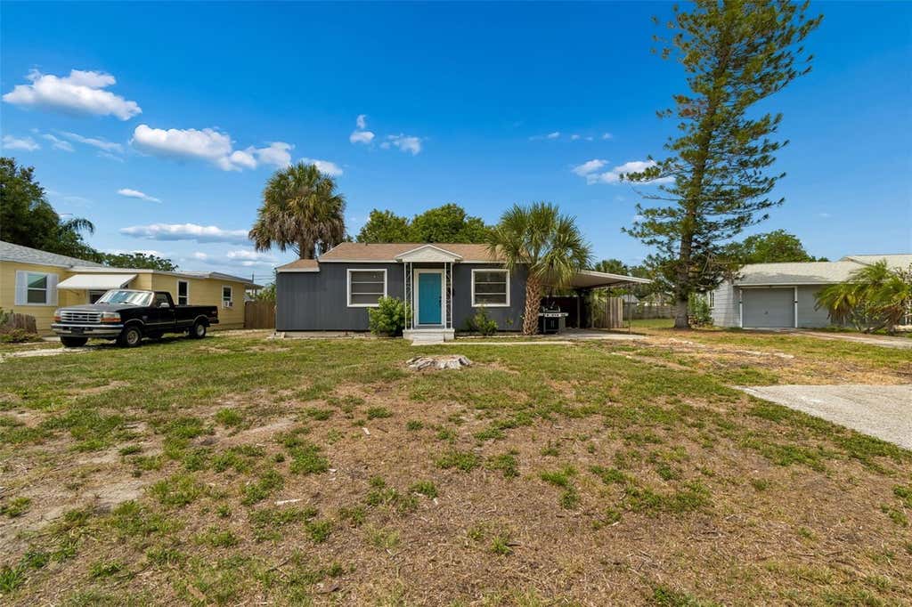 Photo of 517 Hampton Avenue NE, St Petersburg, FL 33703 (MLS # TB8531460)