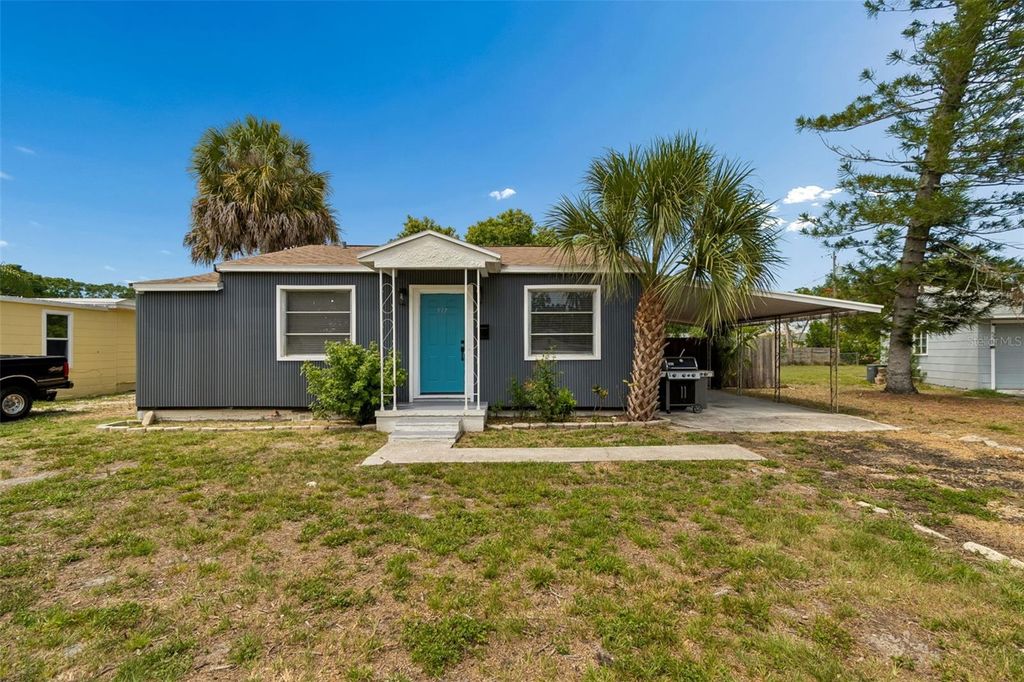Photo of 517 Hampton Avenue NE, St Petersburg, FL 33703 (MLS # TB8531460)