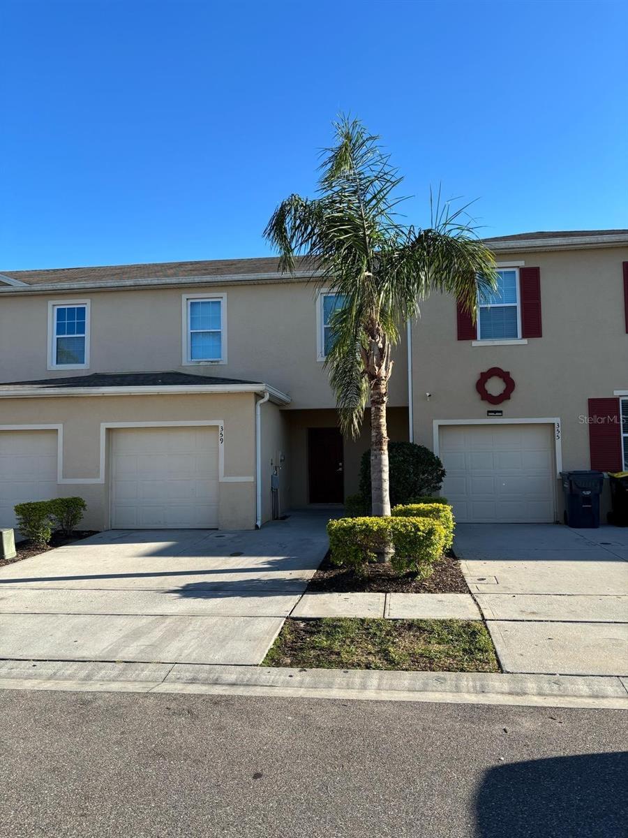 LAKE BLUFF/TOWN CENTER EAST-PH - Residential Lease