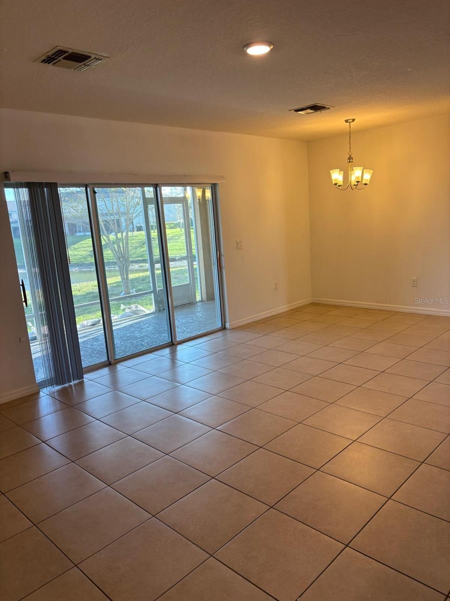 LAKE BLUFF/TOWN CENTER EAST-PH - Residential Lease