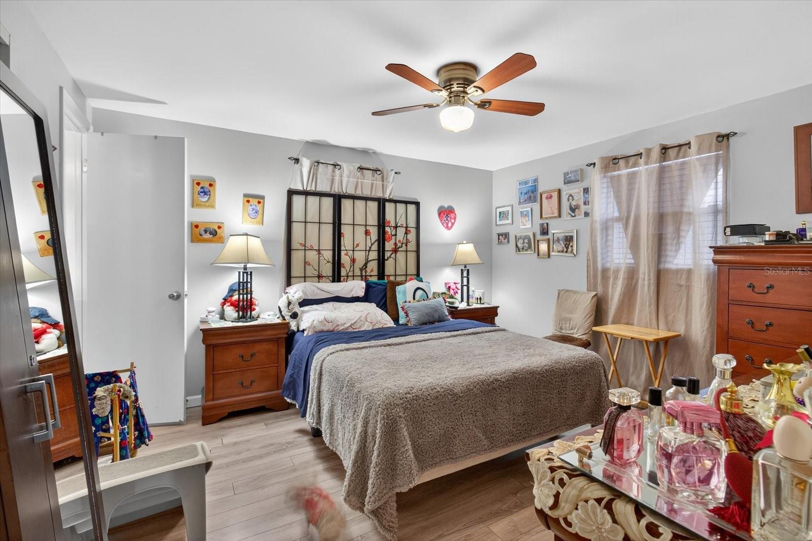 TRENTWOOD MANOR - Residential