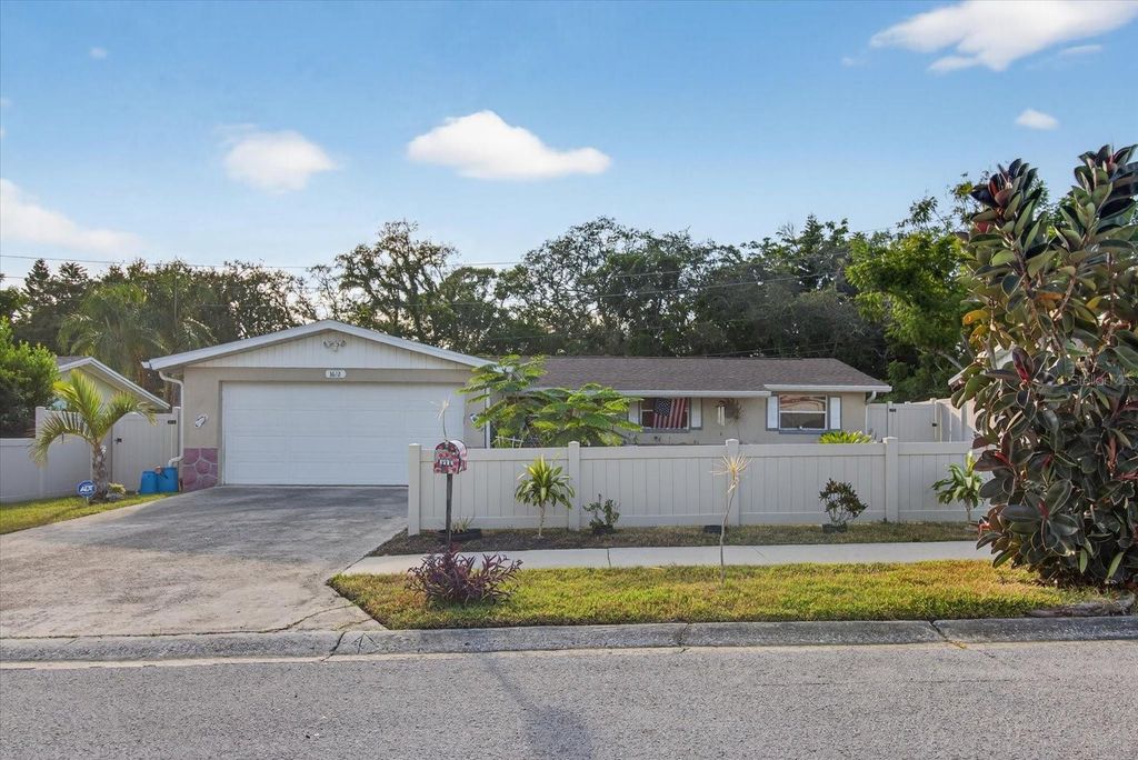 Photo of 1612 Coppertree Drive, Tarpon Springs, FL 34689 (MLS # W7879515)