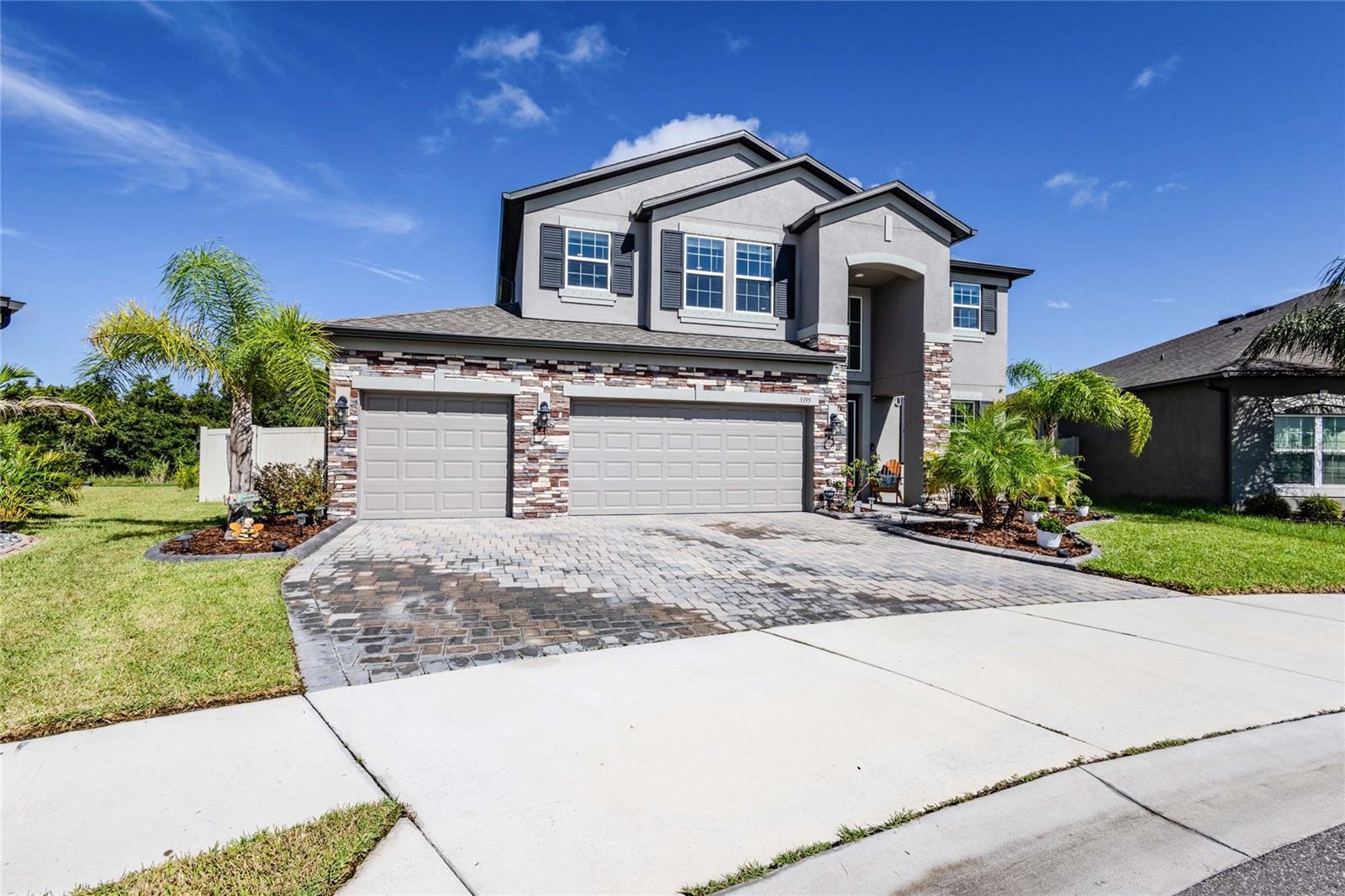 3195 KING FERN DRIVE