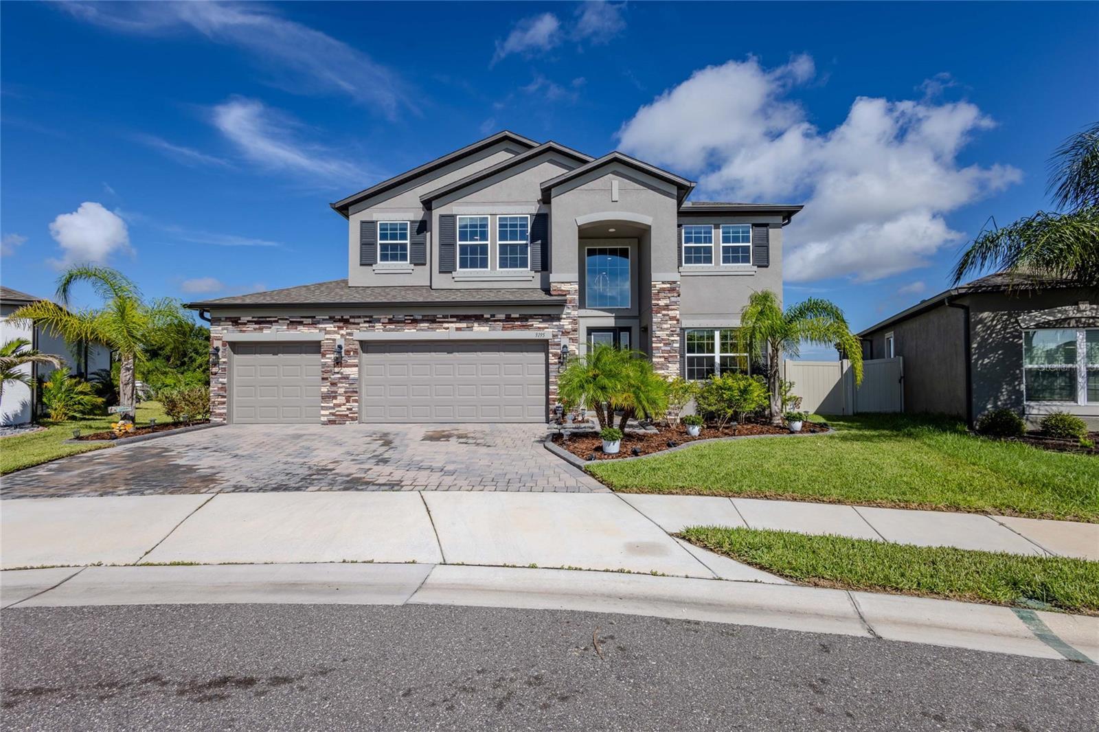 3195 KING FERN DRIVE