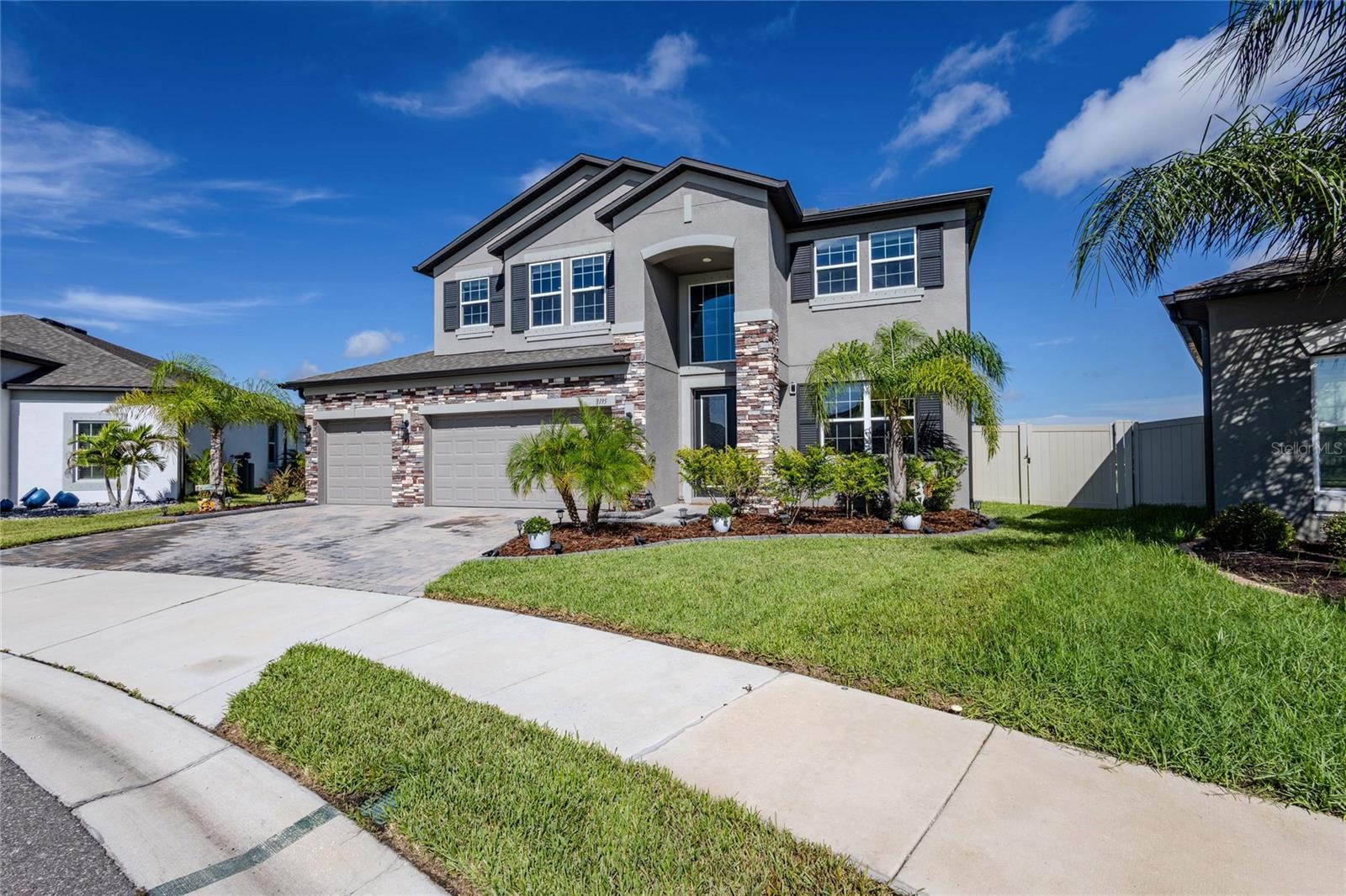 3195 KING FERN DRIVE