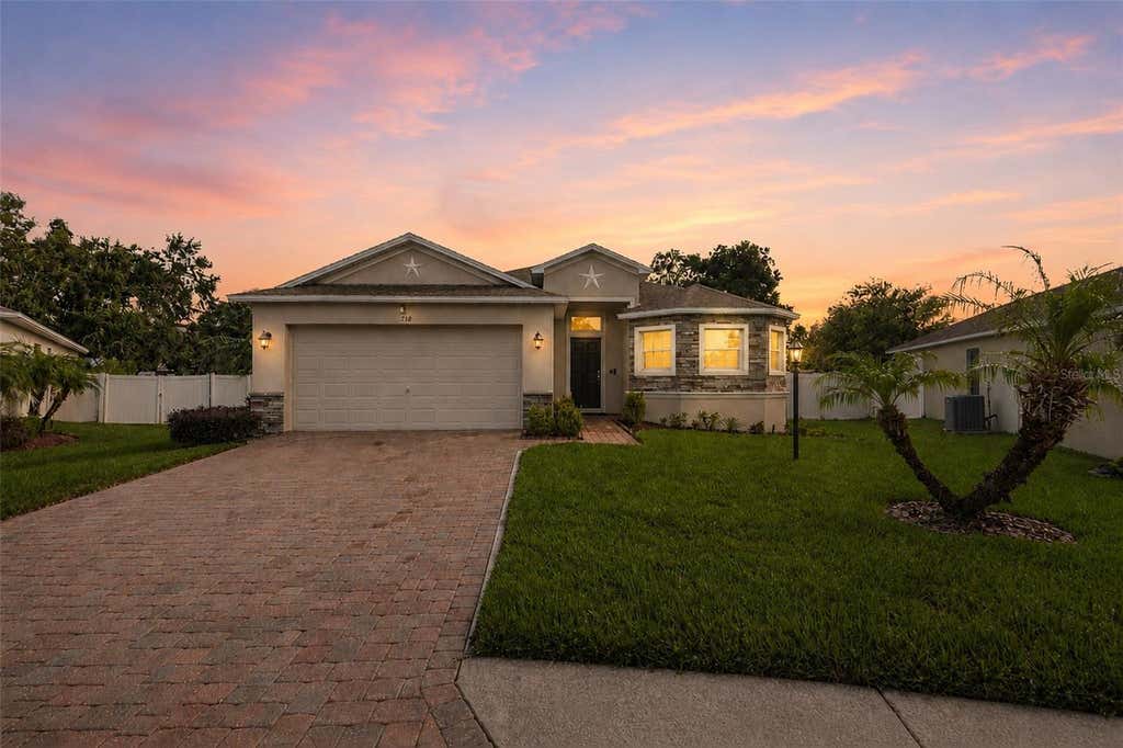 Photo of 110 Promenade Court, Auburndale, FL 33823 (MLS # L4964162)