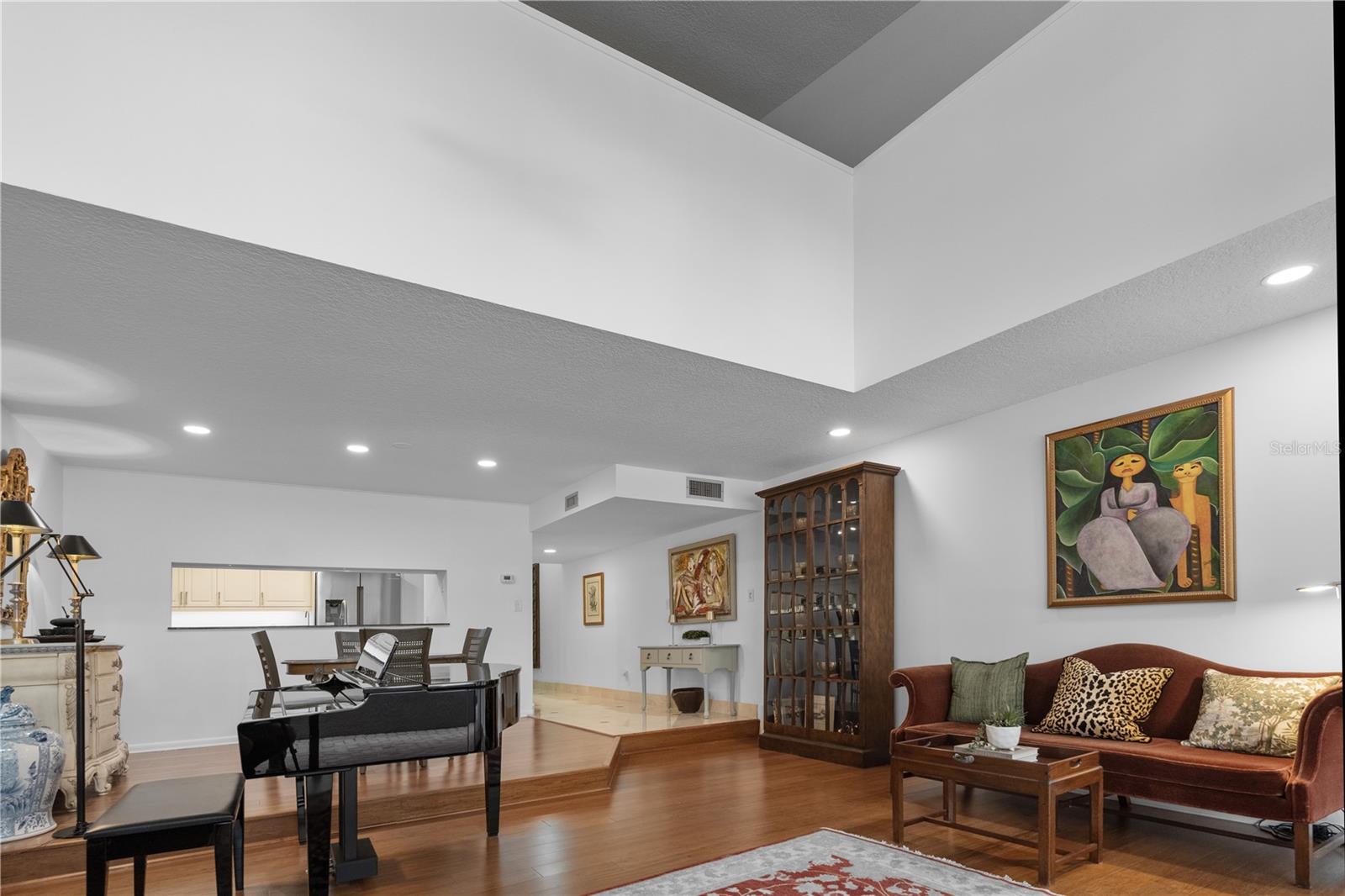 301 2ND STREET N 14