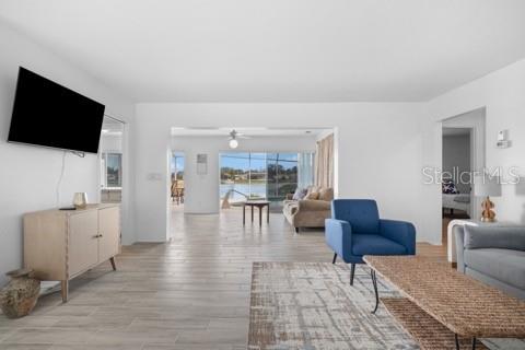 VENICE GARDENS - Residential Lease