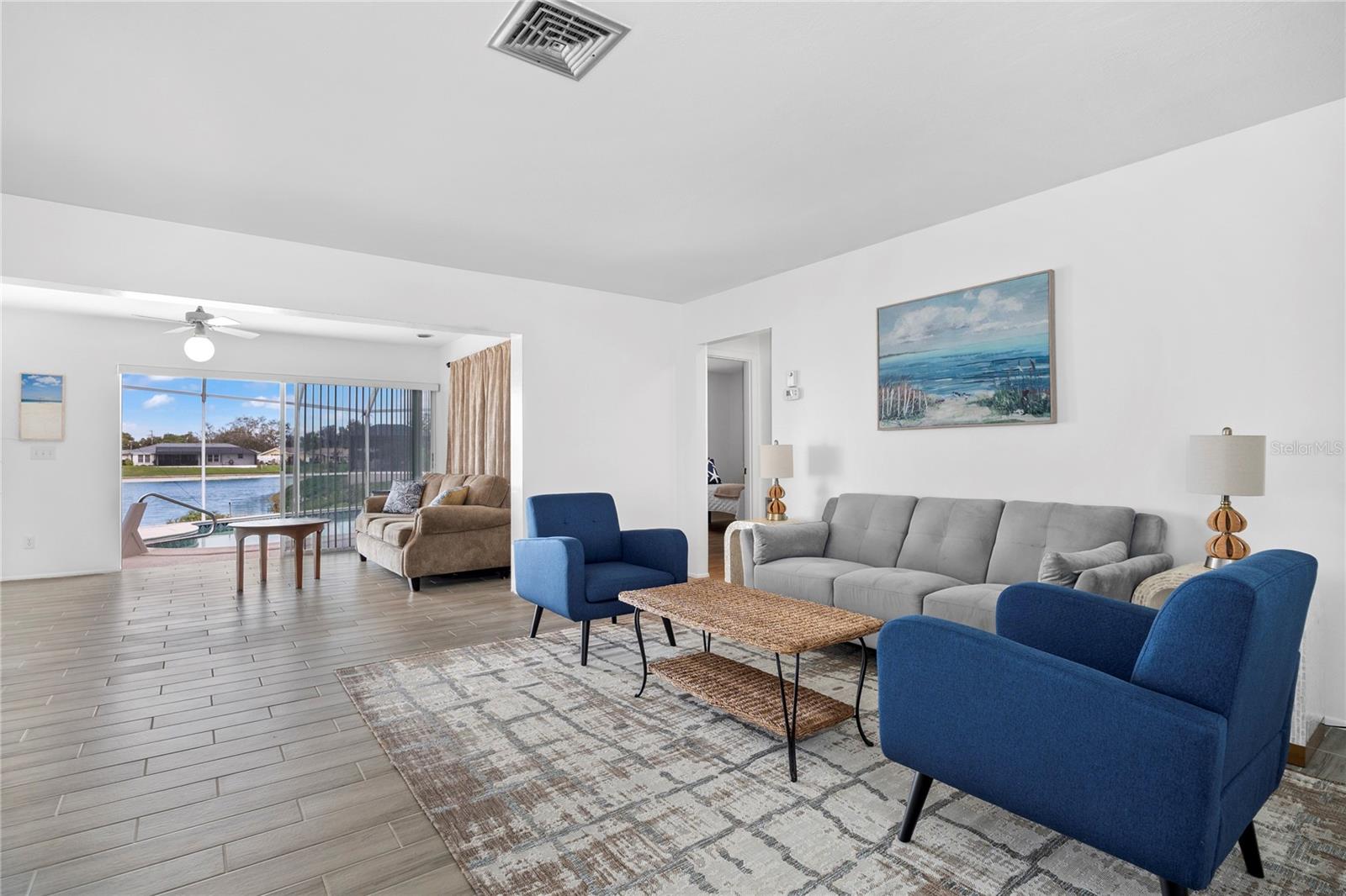 VENICE GARDENS - Residential Lease