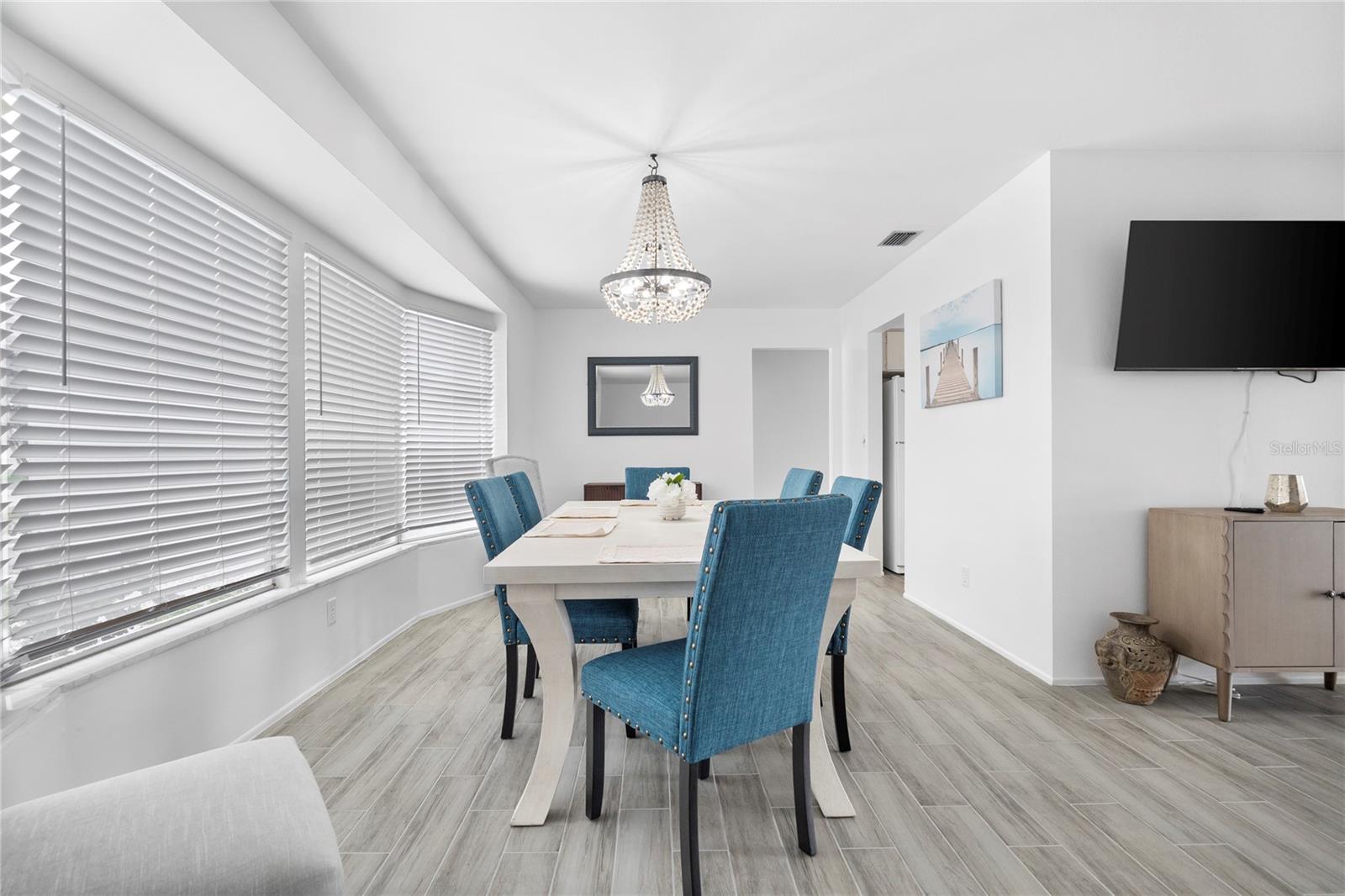 VENICE GARDENS - Residential Lease