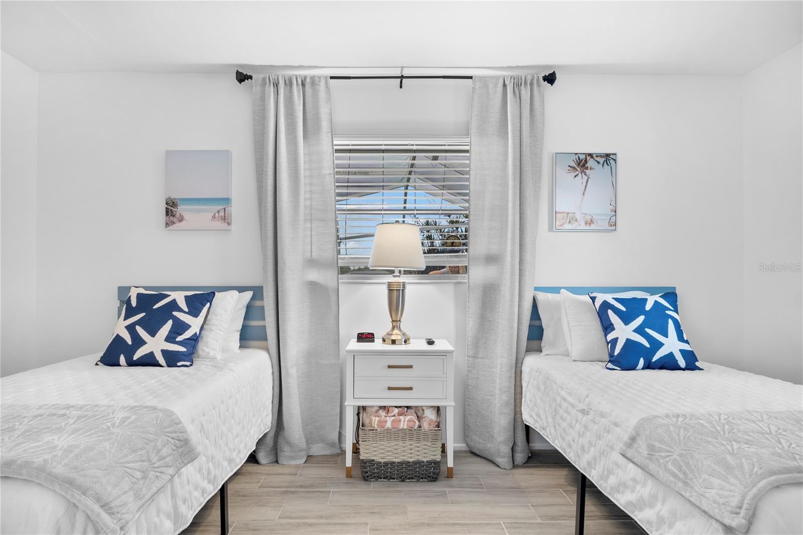 VENICE GARDENS - Residential Lease