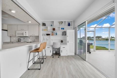 VENICE GARDENS - Residential Lease