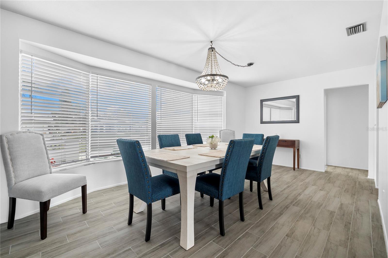 VENICE GARDENS - Residential Lease