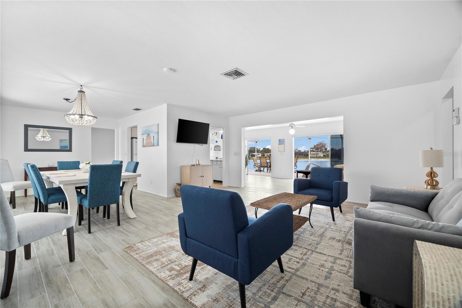 VENICE GARDENS - Residential Lease