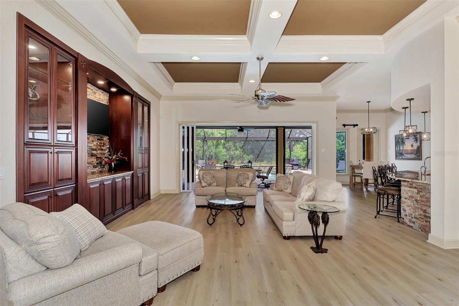 RIVERWOOD - Residential