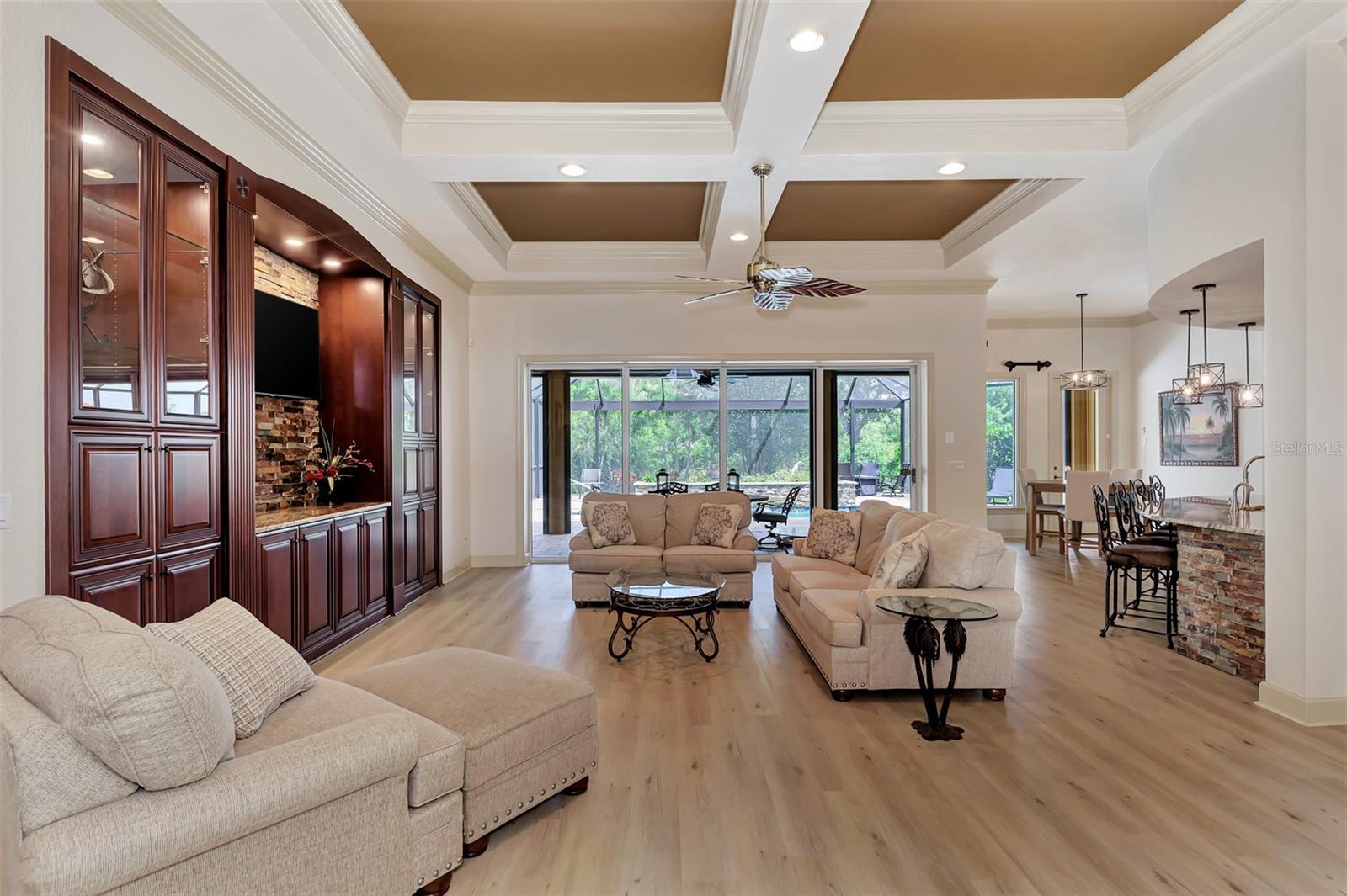 RIVERWOOD - Residential