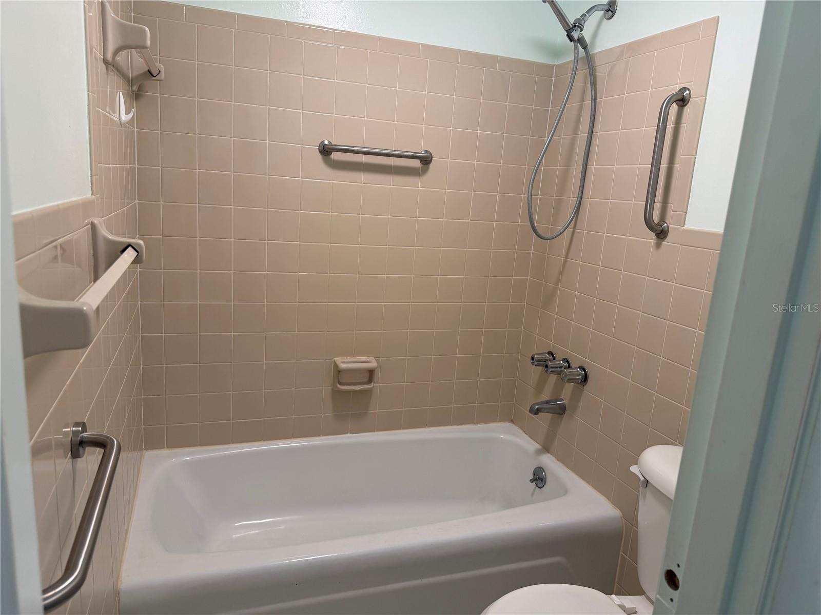 PURITAN ARMS - Residential Lease