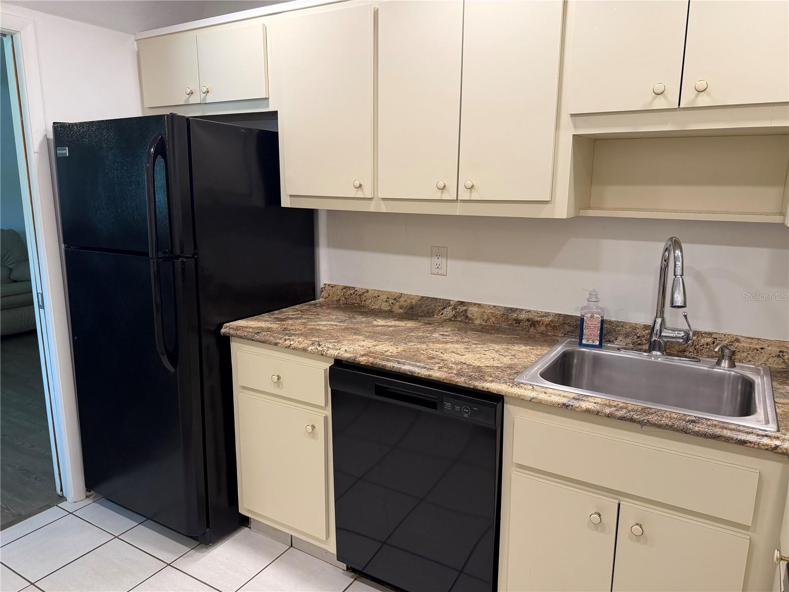 PURITAN ARMS - Residential Lease