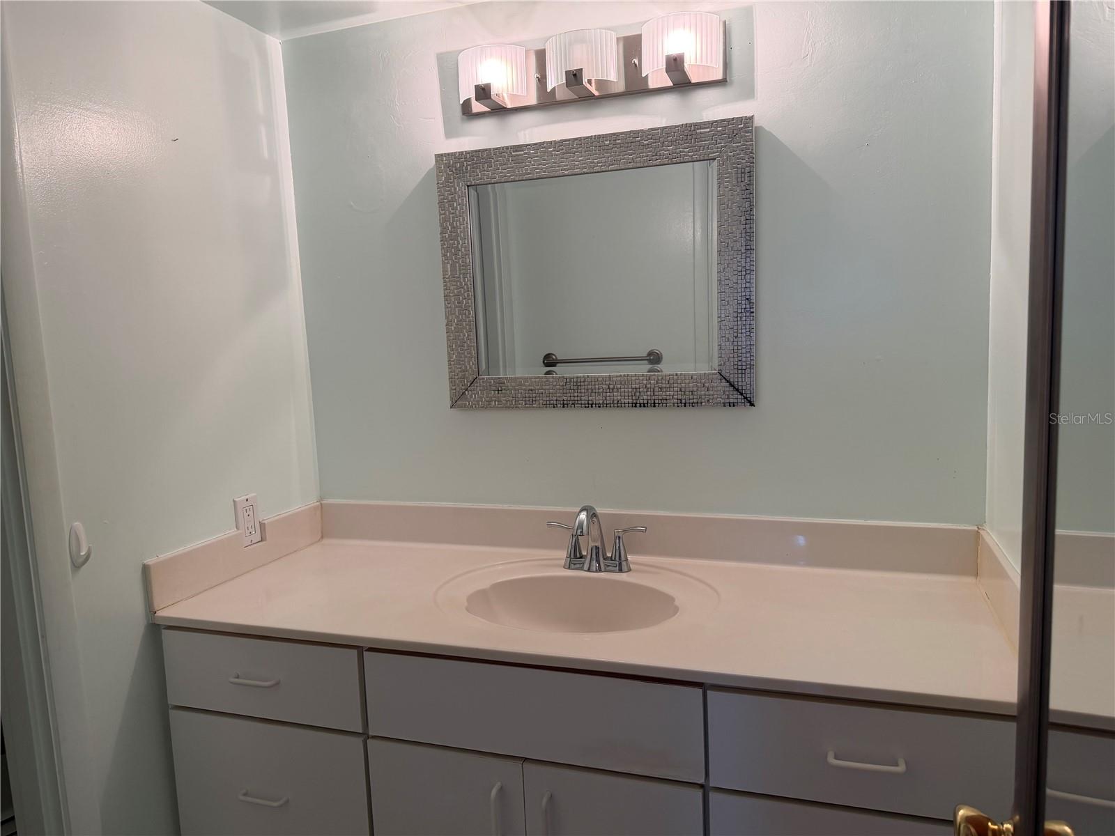 PURITAN ARMS - Residential Lease