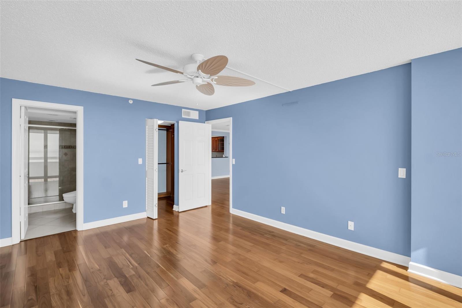 REDINGTON TOWERS 1 CONDO - Residential