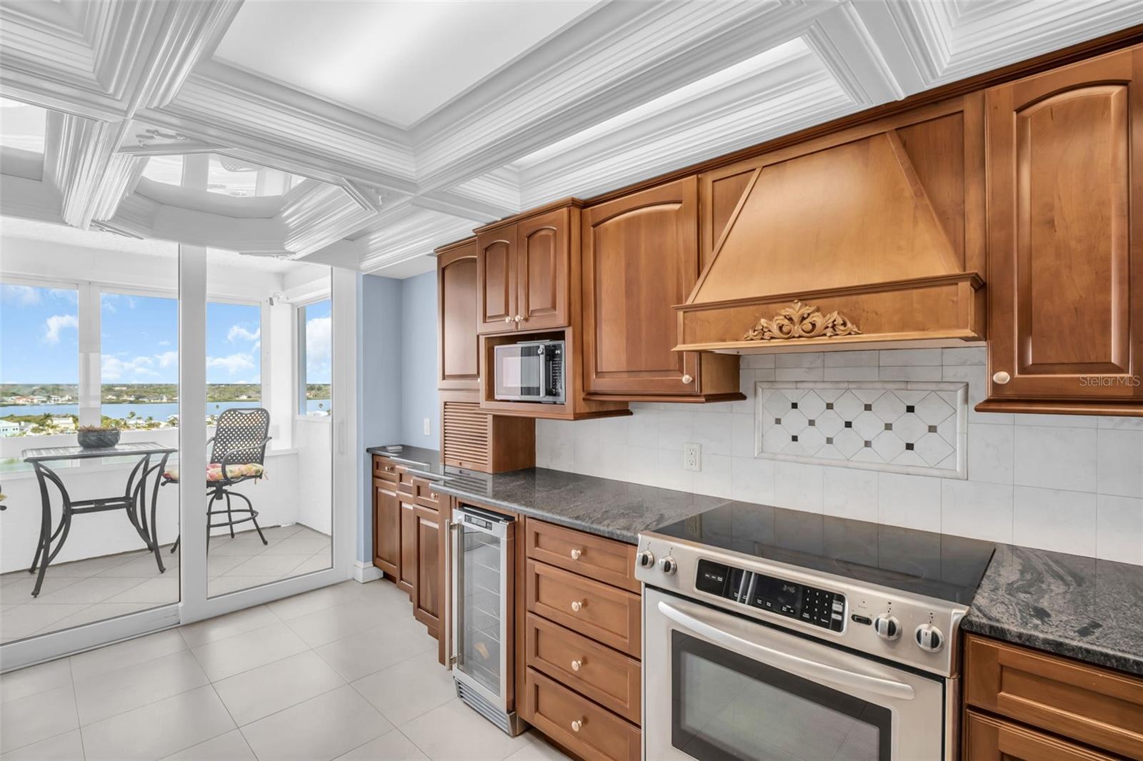 REDINGTON TOWERS 1 CONDO - Residential