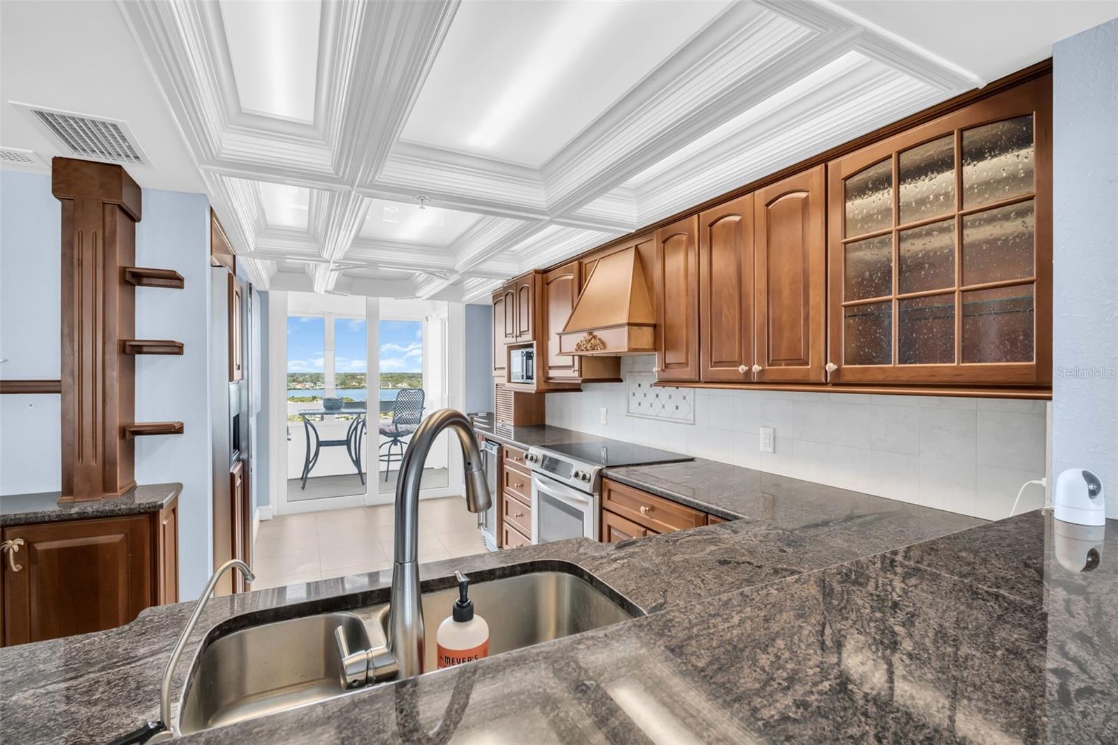 REDINGTON TOWERS 1 CONDO - Residential