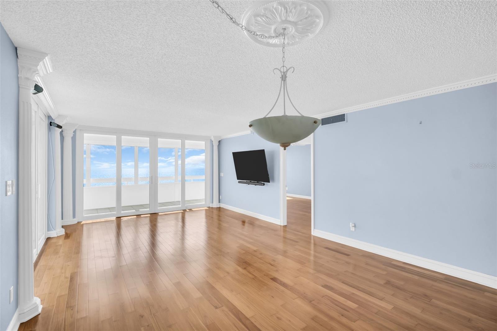 REDINGTON TOWERS 1 CONDO - Residential