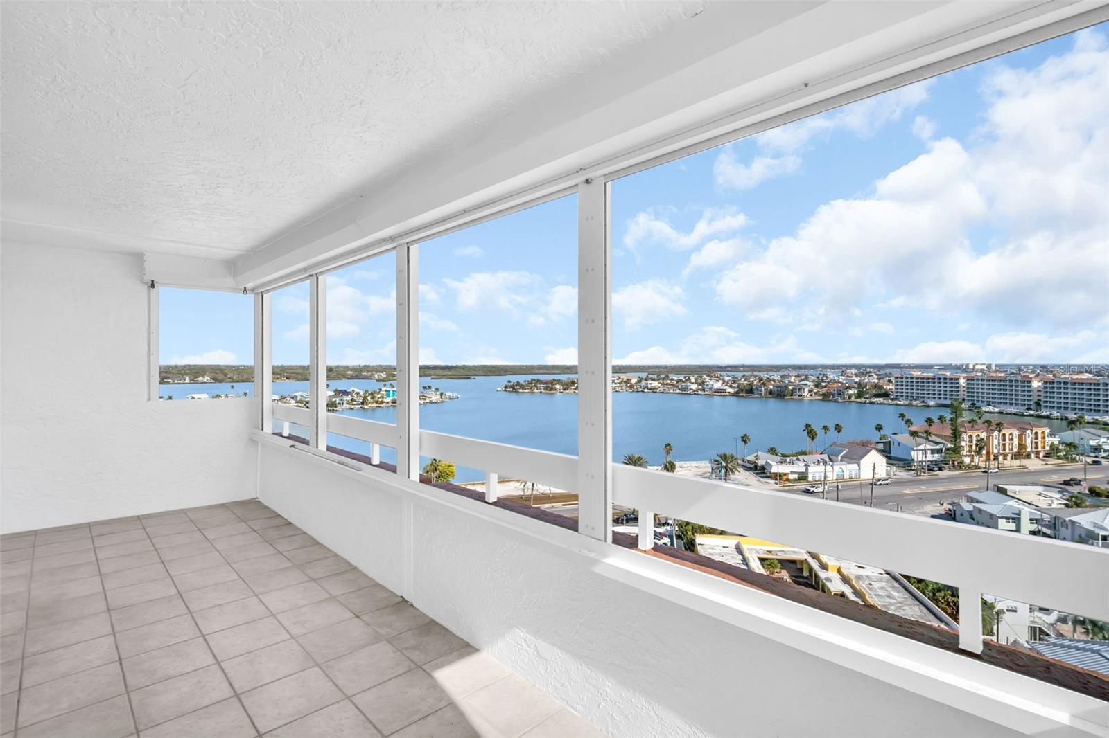 REDINGTON TOWERS 1 CONDO - Residential