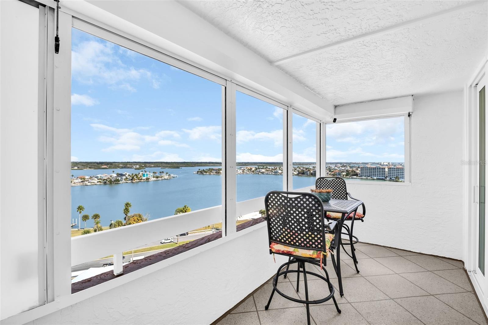 REDINGTON TOWERS 1 CONDO - Residential