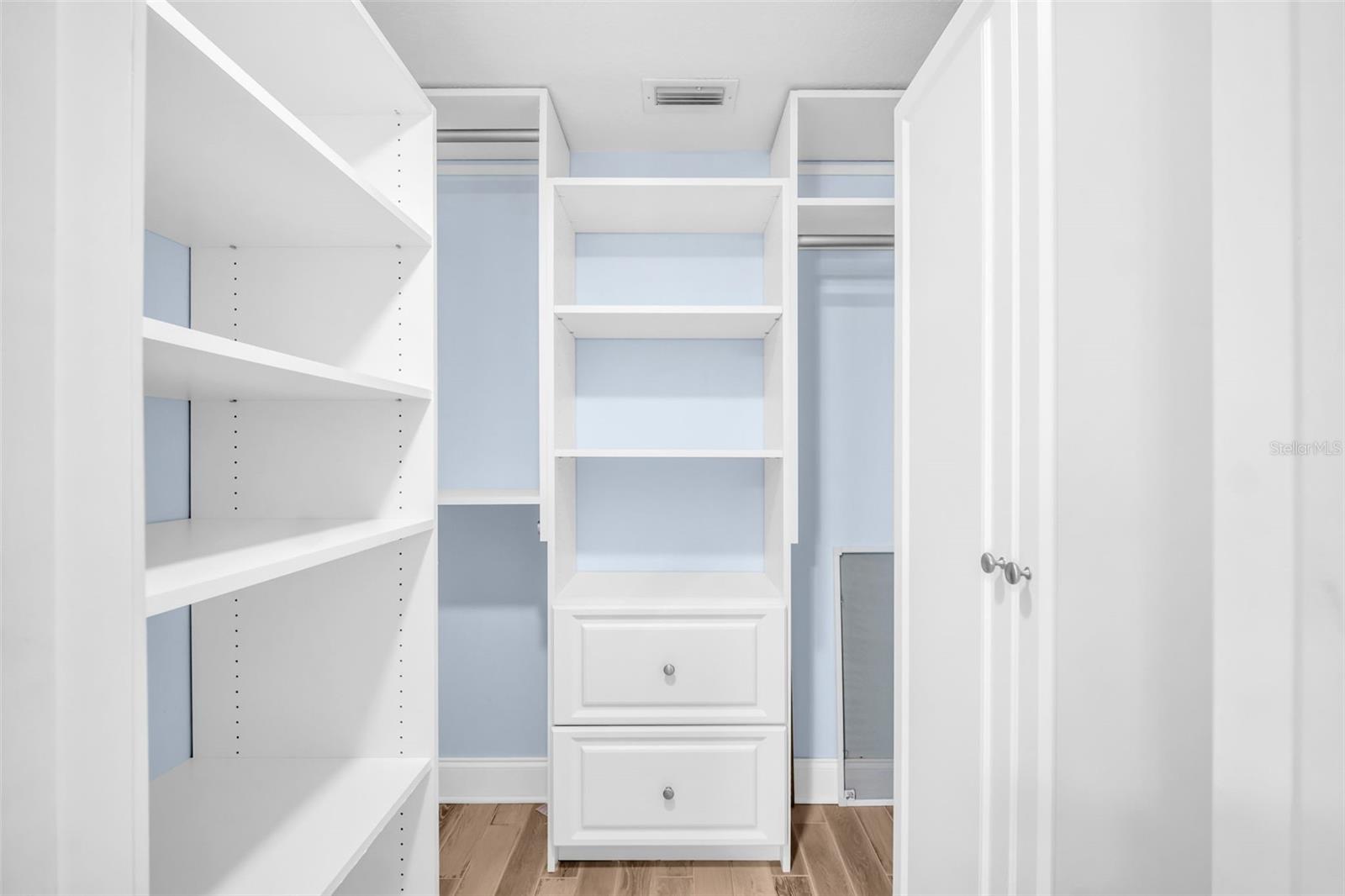 REDINGTON TOWERS 1 CONDO - Residential