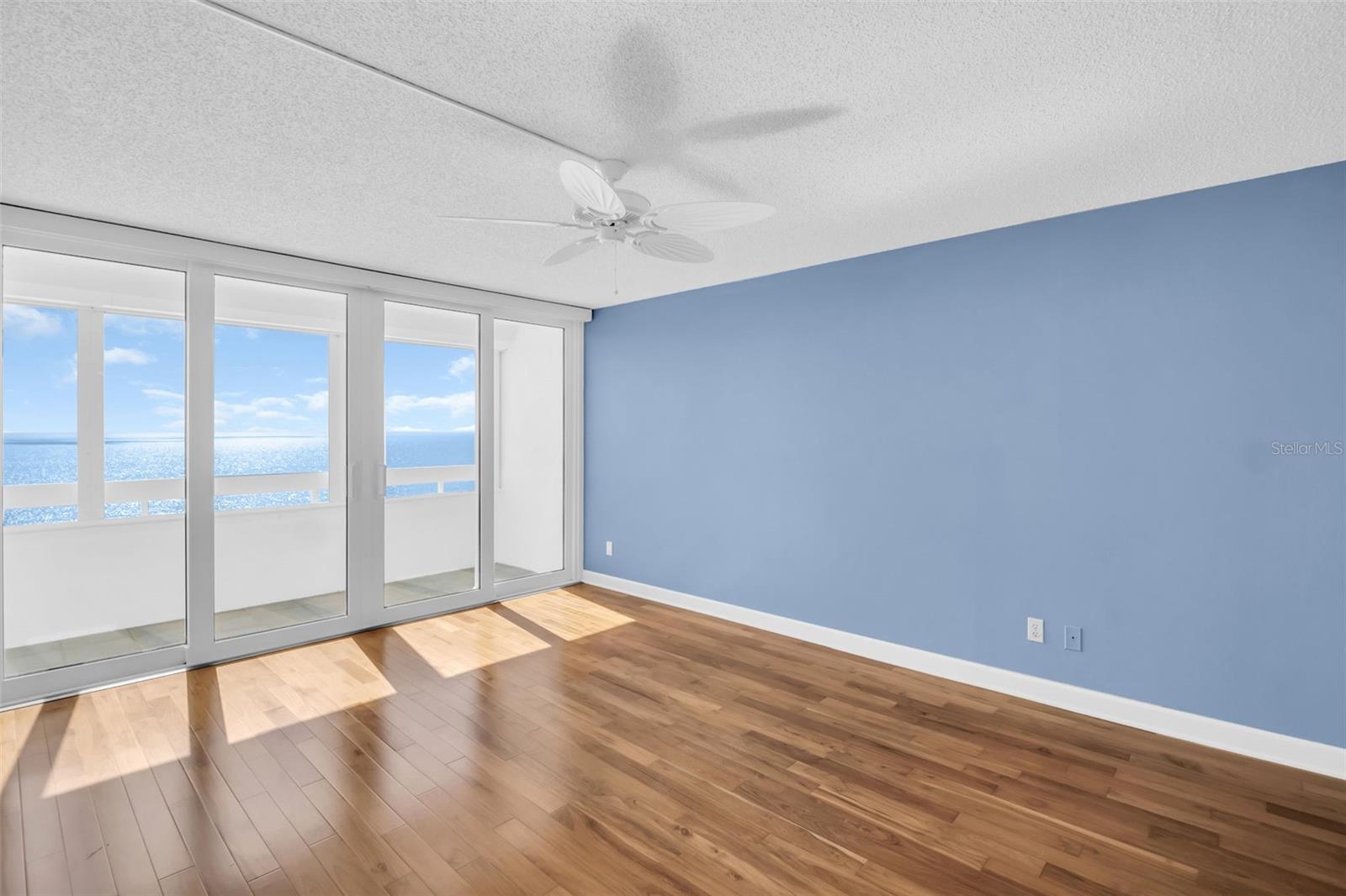 REDINGTON TOWERS 1 CONDO - Residential