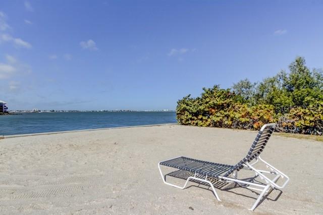 ISLA KEY CONDO - Residential