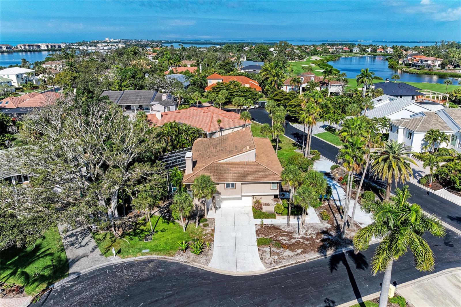 BAY ISLES - Residential